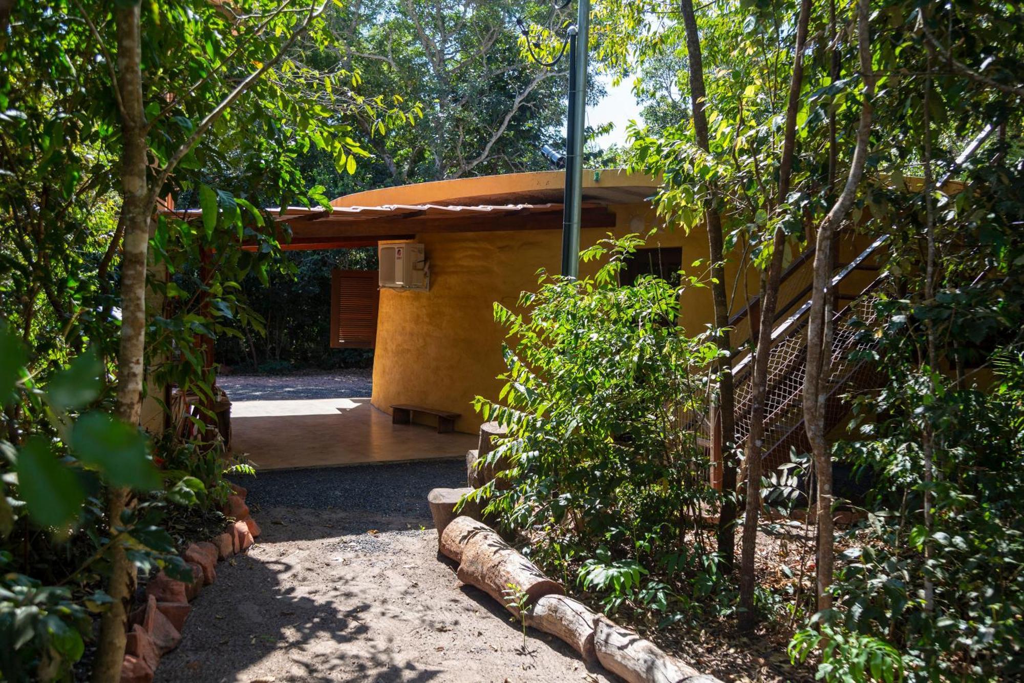 Floresta Encantada Telescopio,Fogueira, Riacho Chapada dos Guimarães Kültér fotó